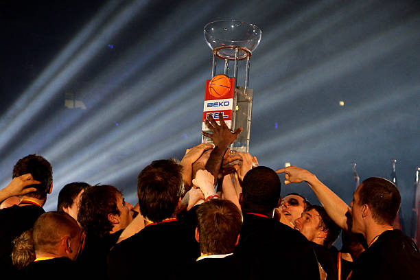 在此前执教 在此前执教