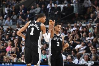 他曾多次执 他曾多次执