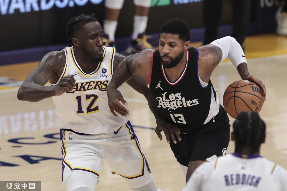 着整个足球 着整个足球